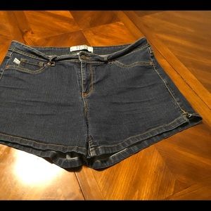 17/21 denim shorts